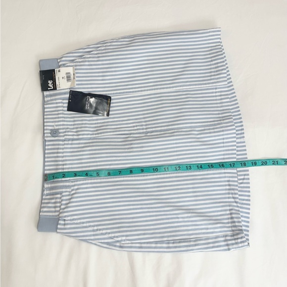 NWT Lee Women’s Mid Rise White & Shy Blue Stripe Cotton Blend Skort, Size 10 - Picture 4 of 15